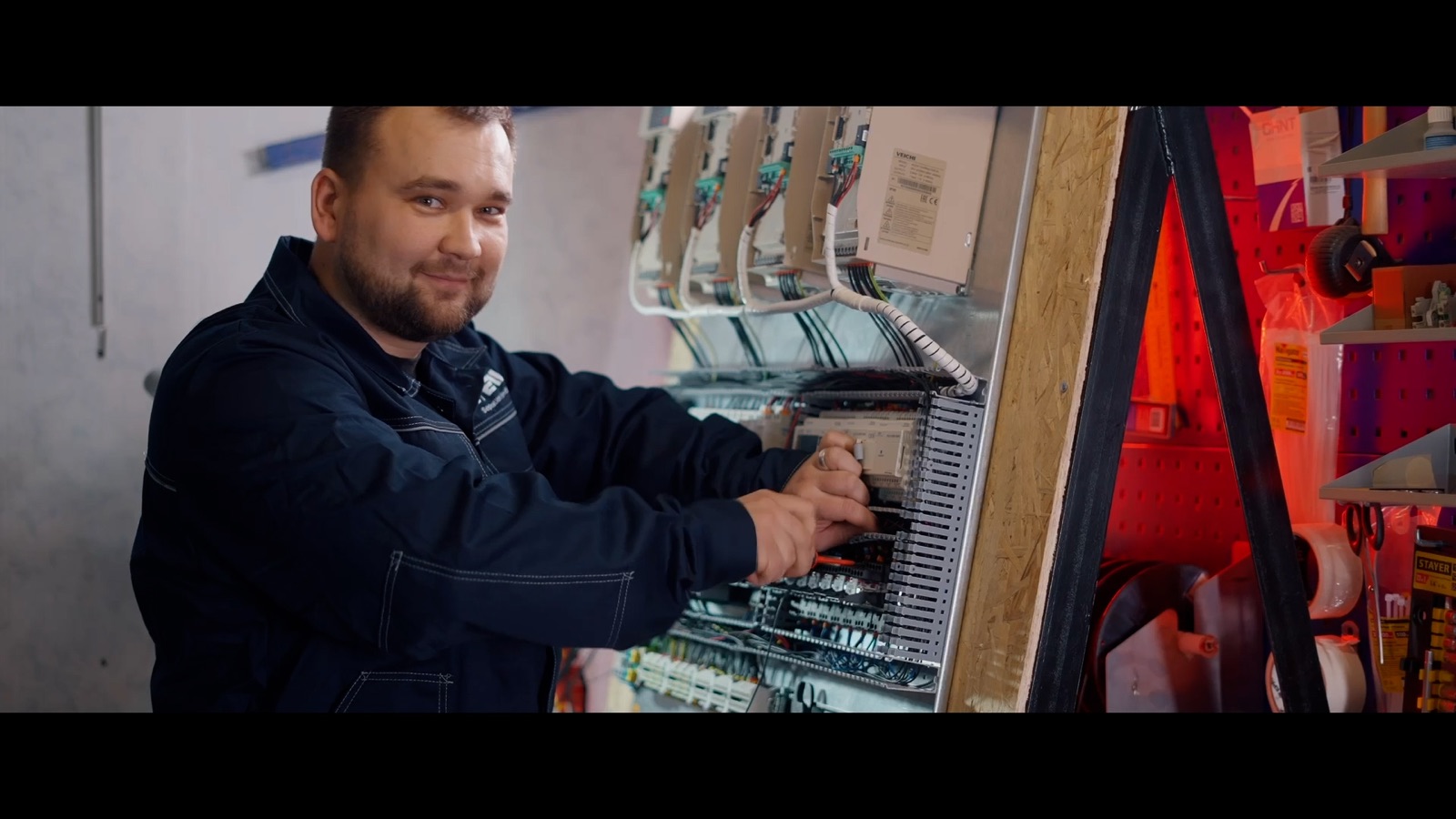 Производство центрифуг и очистных систем — люди в кадре для фильма ITEMI